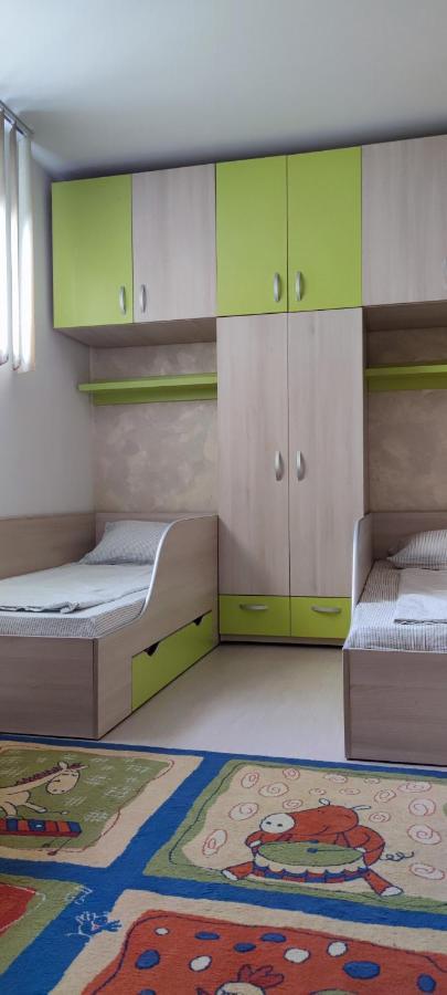 Hysteria Central Flat Oradea Eksteriør billede