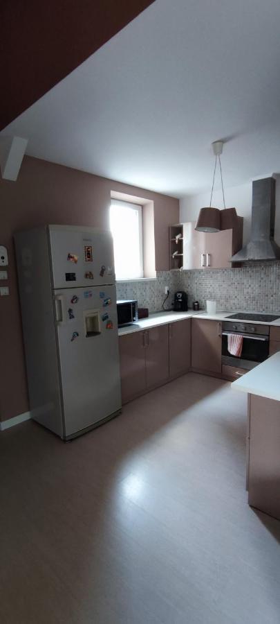 Hysteria Central Flat Oradea Eksteriør billede